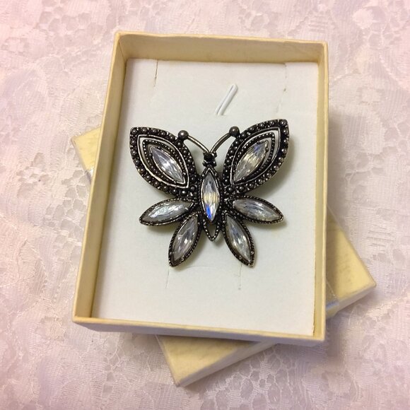 Vintage White Clear Rhinestone Oxidize Silver Tone Brooch VTG Jewelry Pin - Picture 7 of 9